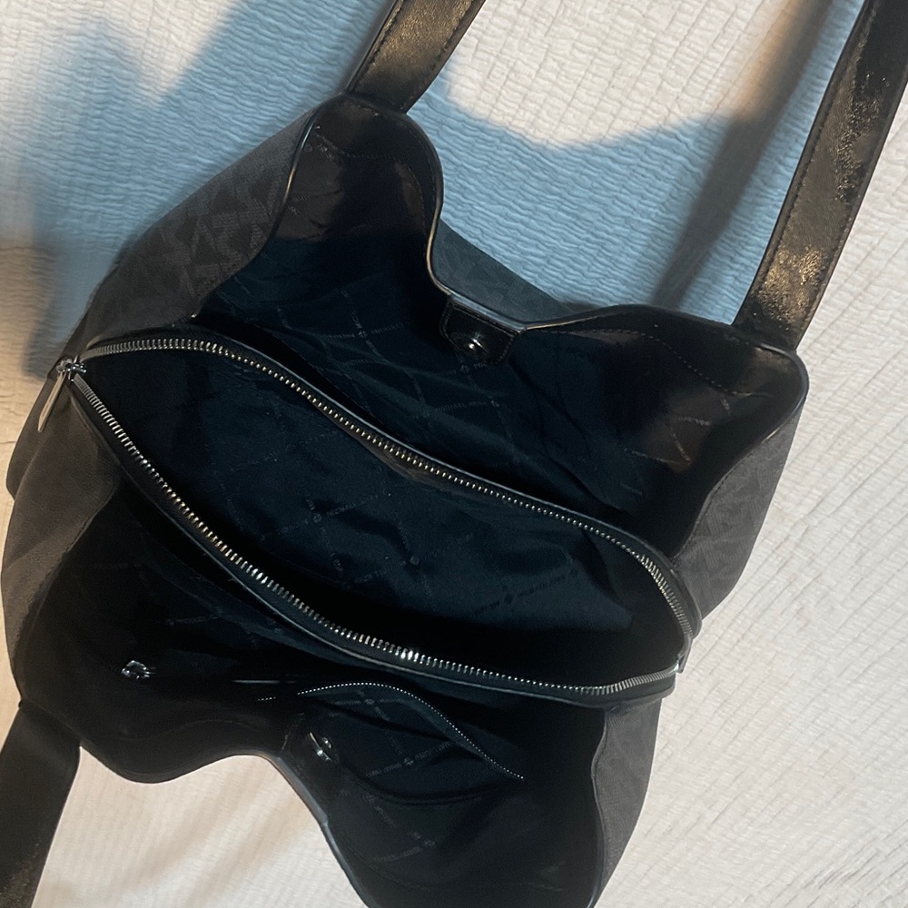 Michael Kors Black Shoulder Bag nwot - Picture 3 of 8